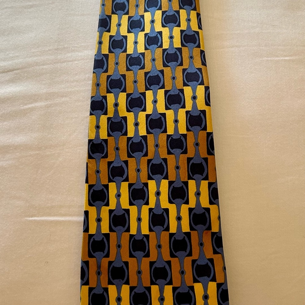 100% Silk Gucci tie